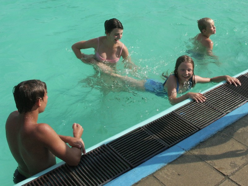 mb050728048.jpg